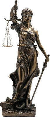 Классическая статуэтка богини правосудия Фемиды